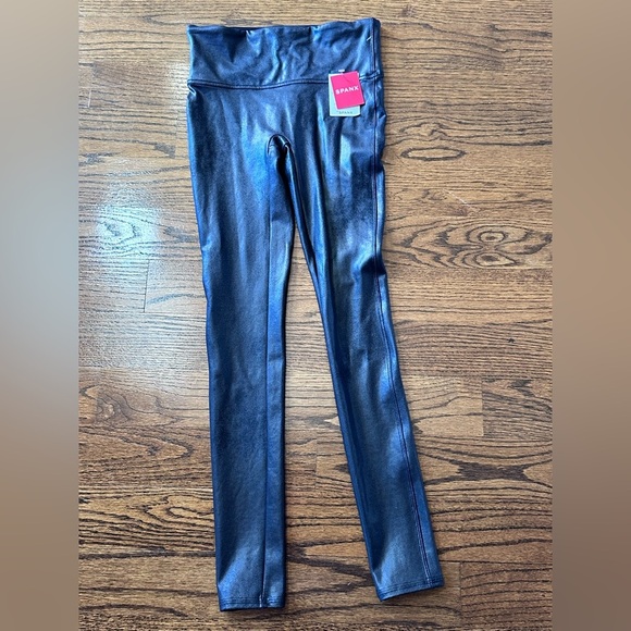 NWT SPANDEX Matallic Black Faux Leather Leggings Sz S - Picture 1 of 2